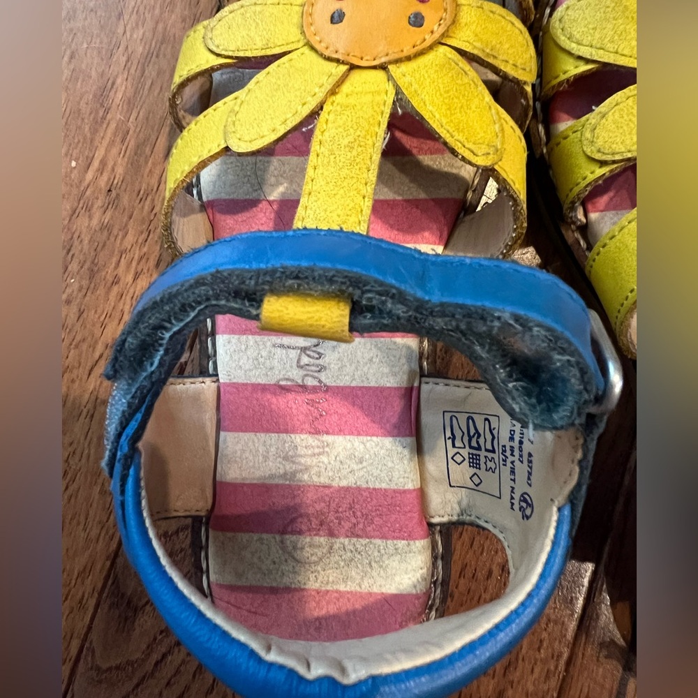 Mini Boden Sunshine Sandals - Picture 4 of 5